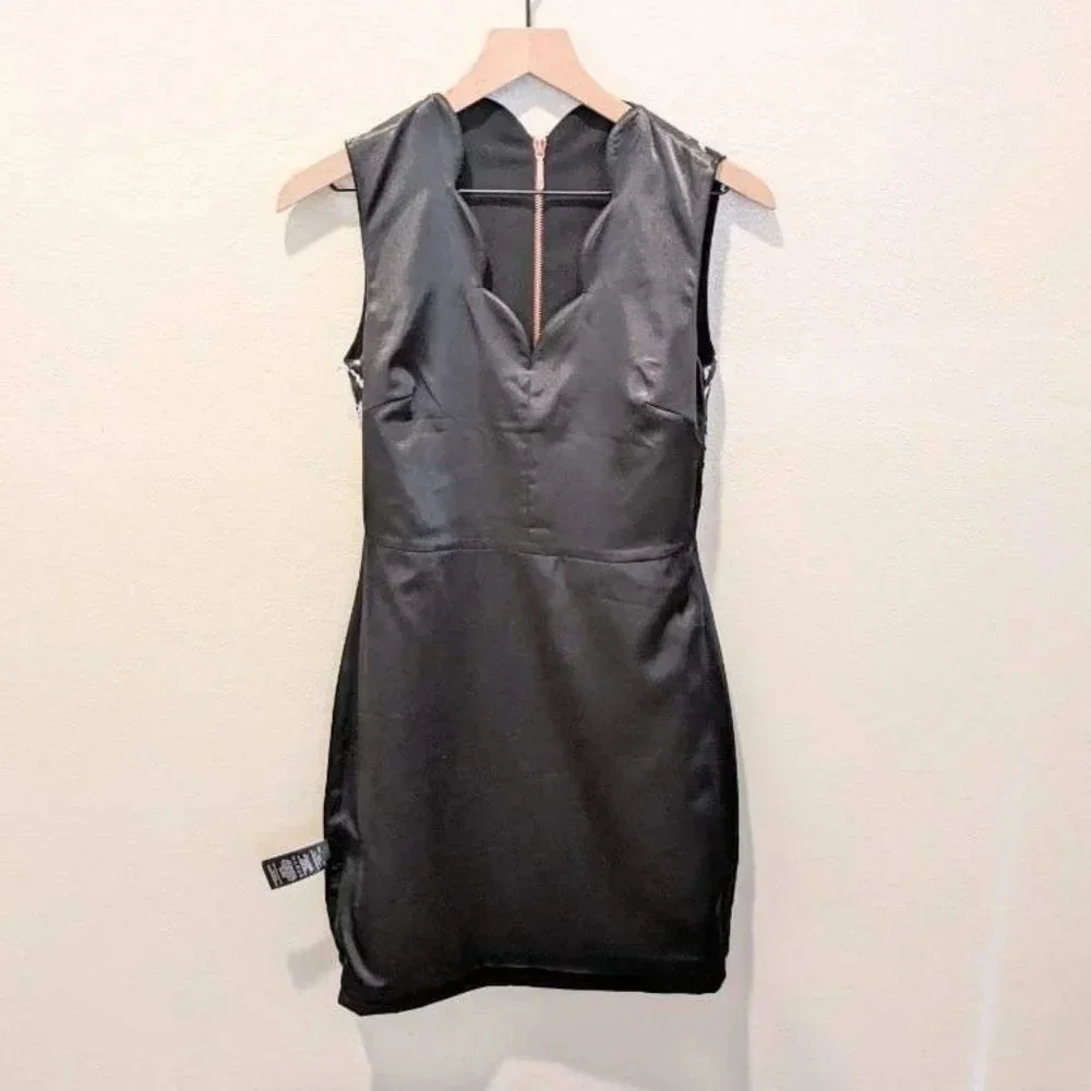 Ted Baker London Scallop Edge Shift Dress - Picture 5 of 10